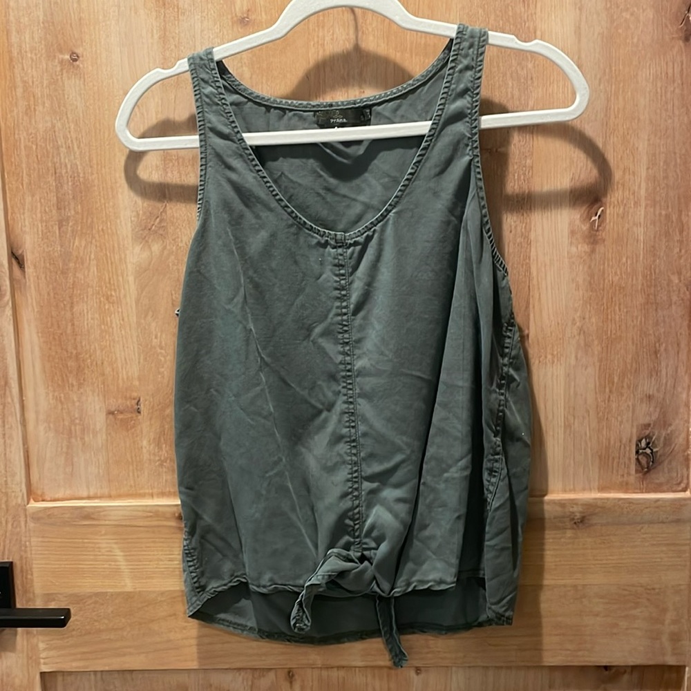 Women’s olive green tie front tank prana